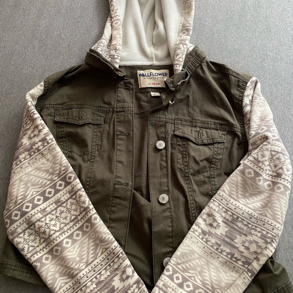 Wallflower sweatshirt jacket